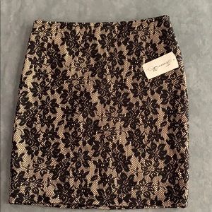 Lace detailed skirt 🦋